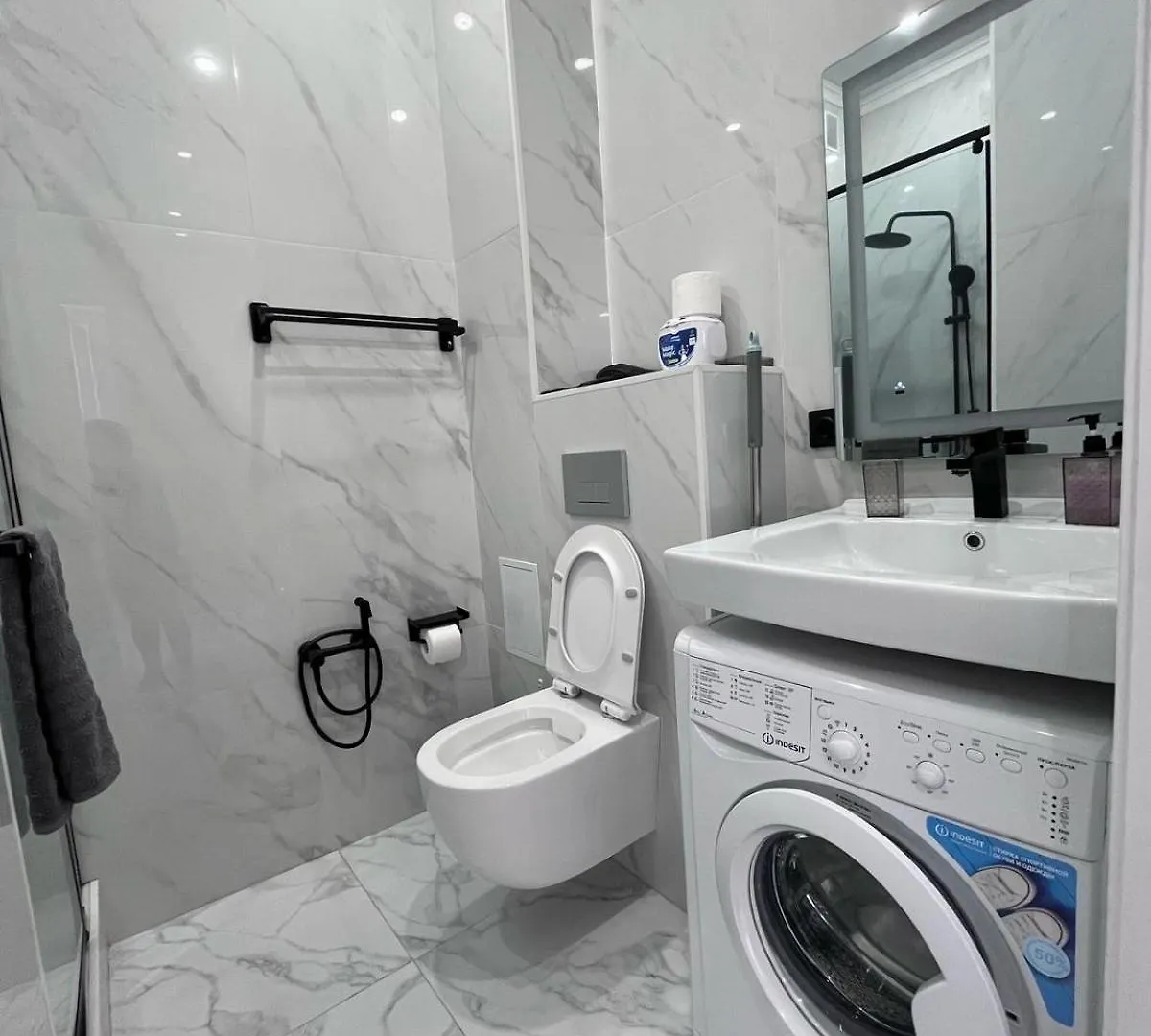 Umai 2-Х Комнатный Люкс Возле Американского Посольства И Дворца Школьников Apartment Nur-Sultan  Kazakhstan